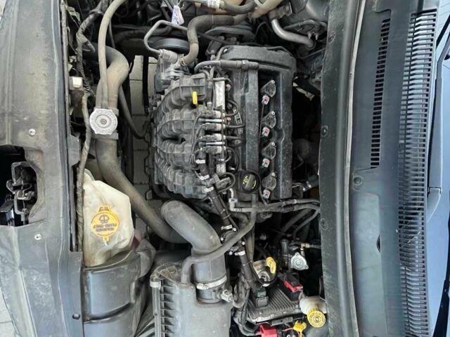 Сірий Додж Джорні, об'ємом двигуна 2.4 л та пробігом 101 тис. км за 13000 $, фото 19 на Automoto.ua