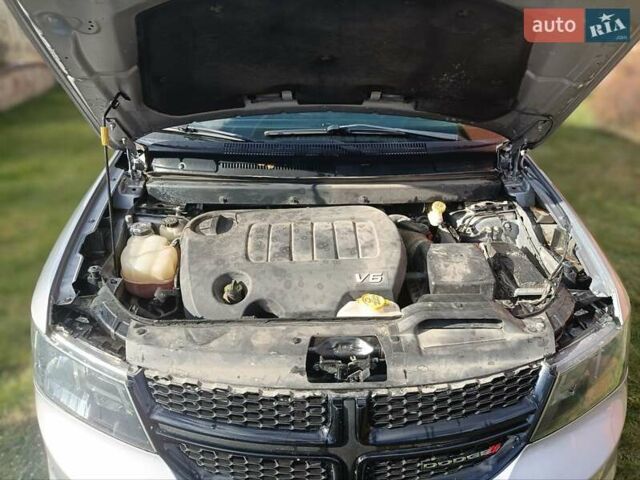 Серый Додж Джорни, объемом двигателя 3.6 л и пробегом 163 тыс. км за 13888 $, фото 27 на Automoto.ua