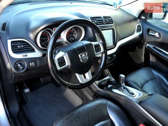 Серый Додж Джорни, объемом двигателя 3.6 л и пробегом 184 тыс. км за 12500 $, фото 18 на Automoto.ua