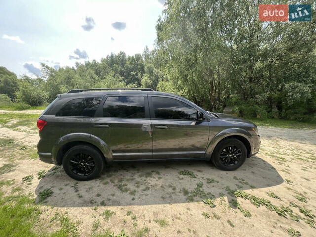 Сірий Додж Джорні, об'ємом двигуна 2.36 л та пробігом 92 тис. км за 15000 $, фото 16 на Automoto.ua