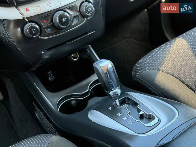 Сірий Додж Джорні, об'ємом двигуна 2.36 л та пробігом 67 тис. км за 11490 $, фото 24 на Automoto.ua