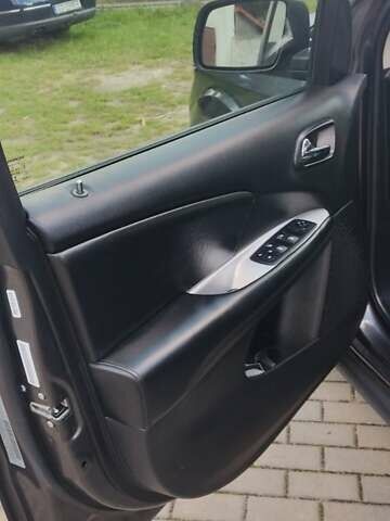 Серый Додж Джорни, объемом двигателя 2.36 л и пробегом 120 тыс. км за 13500 $, фото 3 на Automoto.ua