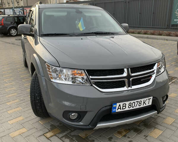 Сірий Додж Джорні, об'ємом двигуна 2.36 л та пробігом 120 тис. км за 15000 $, фото 5 на Automoto.ua