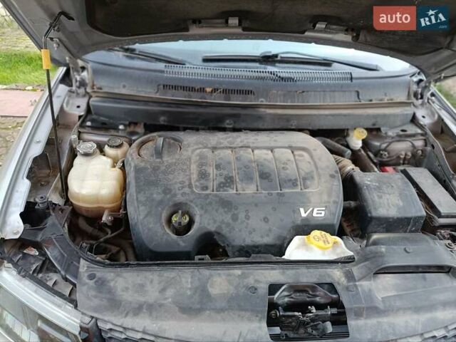 Серый Додж Джорни, объемом двигателя 3.6 л и пробегом 163 тыс. км за 14389 $, фото 33 на Automoto.ua