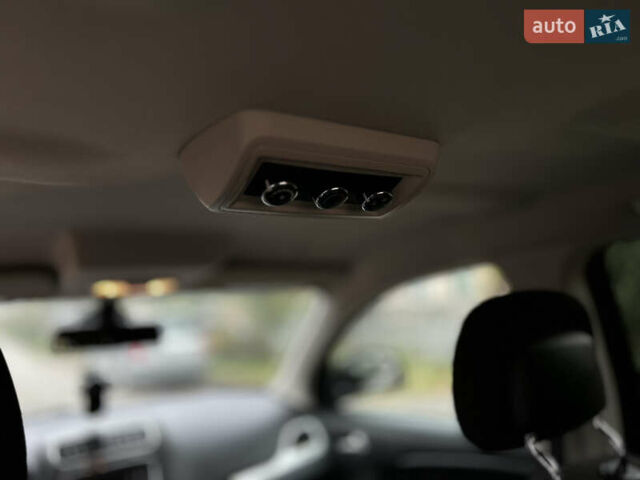 Серый Додж Джорни, объемом двигателя 2.36 л и пробегом 84 тыс. км за 12800 $, фото 22 на Automoto.ua