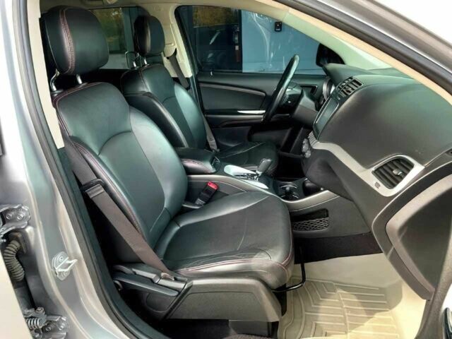 Серый Додж Джорни, объемом двигателя 3.6 л и пробегом 30 тыс. км за 4100 $, фото 10 на Automoto.ua