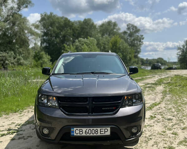 Сірий Додж Джорні, об'ємом двигуна 2.36 л та пробігом 92 тис. км за 15000 $, фото 1 на Automoto.ua