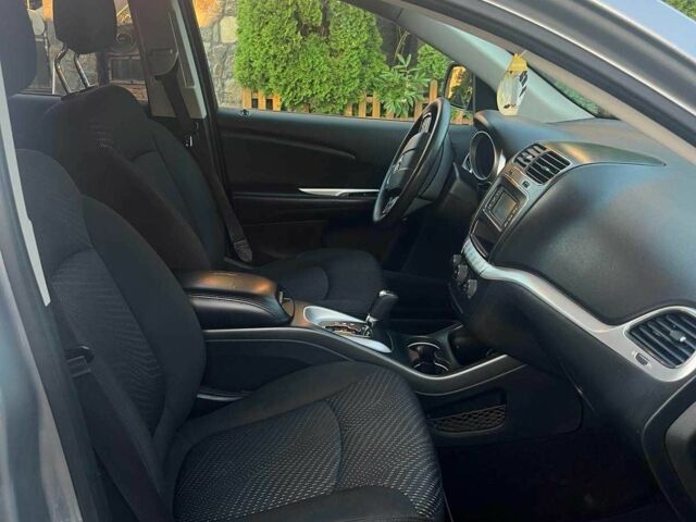 Сірий Додж Джорні, об'ємом двигуна 2.4 л та пробігом 101 тис. км за 13000 $, фото 11 на Automoto.ua