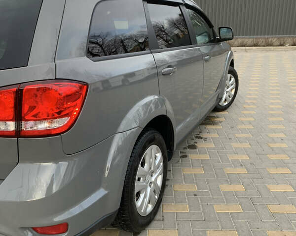 Сірий Додж Джорні, об'ємом двигуна 2.36 л та пробігом 120 тис. км за 15000 $, фото 12 на Automoto.ua