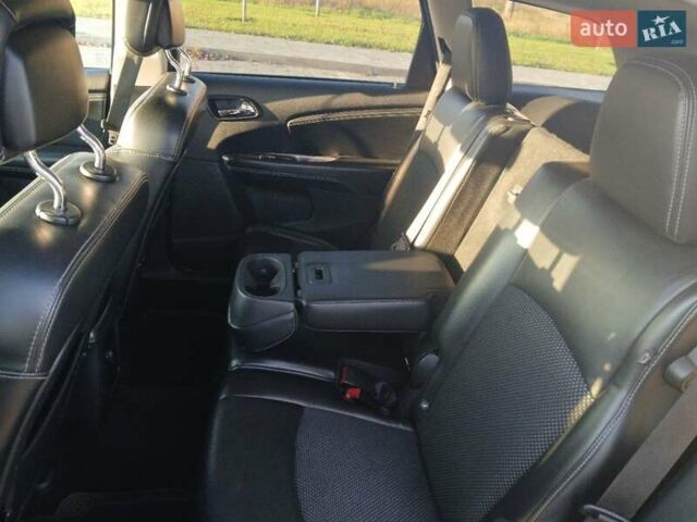 Сірий Додж Джорні, об'ємом двигуна 3.6 л та пробігом 131 тис. км за 16200 $, фото 19 на Automoto.ua