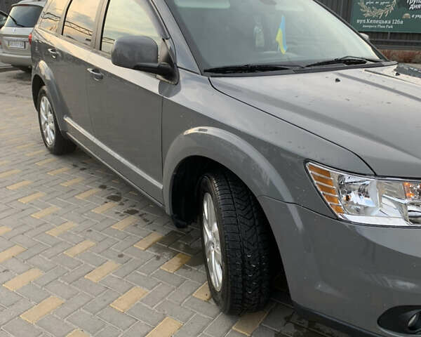 Сірий Додж Джорні, об'ємом двигуна 2.36 л та пробігом 120 тис. км за 15000 $, фото 2 на Automoto.ua