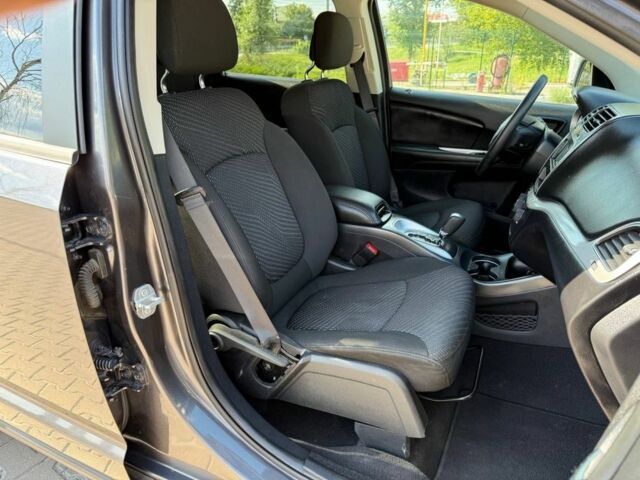 Сірий Додж Джорні, об'ємом двигуна 2.4 л та пробігом 67 тис. км за 12950 $, фото 23 на Automoto.ua