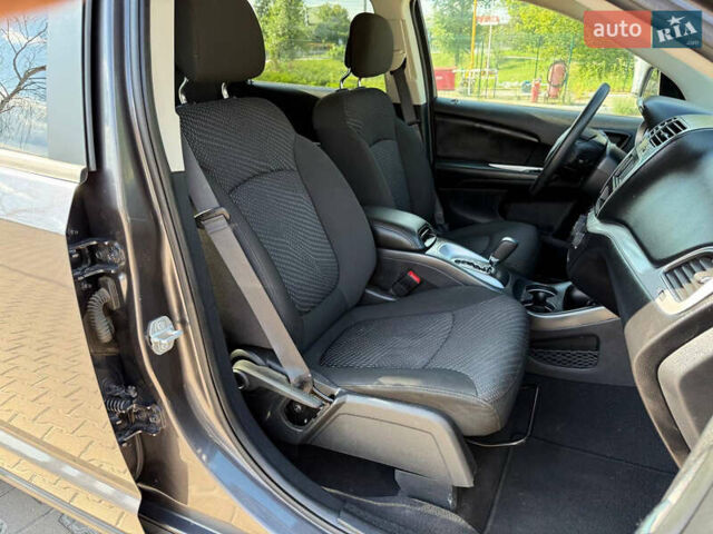 Сірий Додж Джорні, об'ємом двигуна 2.36 л та пробігом 67 тис. км за 11490 $, фото 32 на Automoto.ua