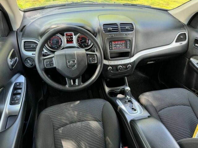 Серый Додж Джорни, объемом двигателя 2.4 л и пробегом 142 тыс. км за 12500 $, фото 7 на Automoto.ua