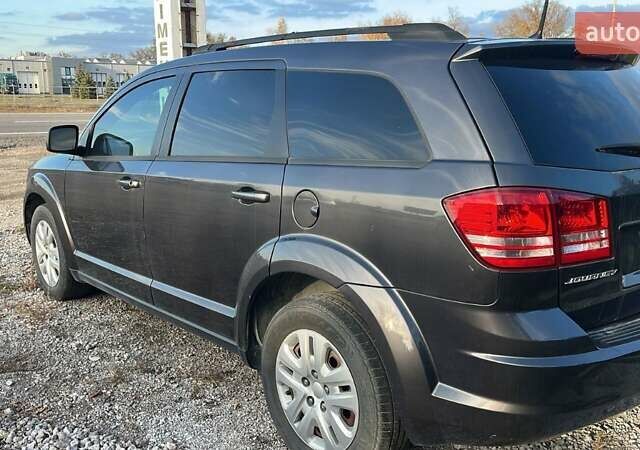 Серый Додж Джорни, объемом двигателя 2.36 л и пробегом 205 тыс. км за 11200 $, фото 4 на Automoto.ua