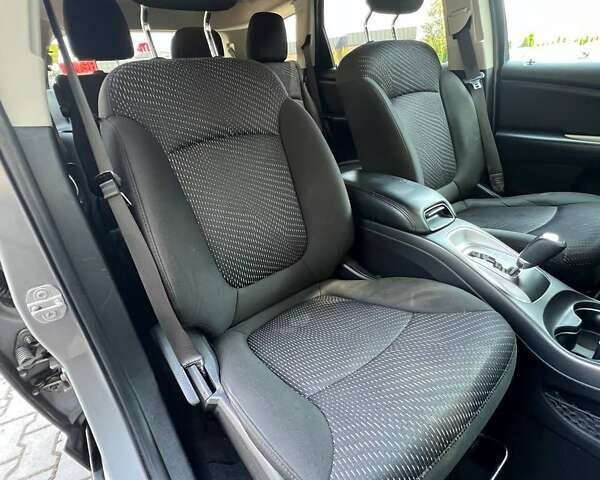 Серый Додж Джорни, объемом двигателя 2.36 л и пробегом 99 тыс. км за 13800 $, фото 30 на Automoto.ua