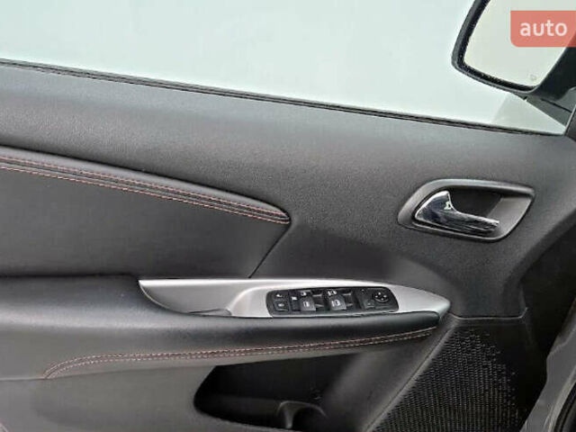 Сірий Додж Джорні, об'ємом двигуна 0 л та пробігом 68 тис. км за 1800 $, фото 11 на Automoto.ua