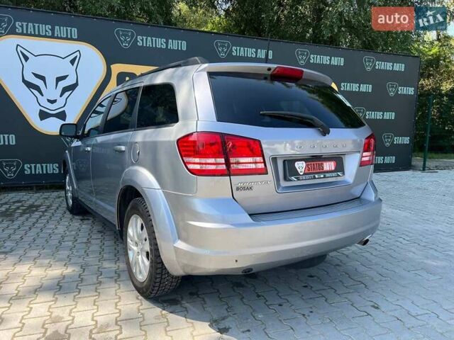 Серый Додж Джорни, объемом двигателя 2.36 л и пробегом 99 тыс. км за 13800 $, фото 6 на Automoto.ua