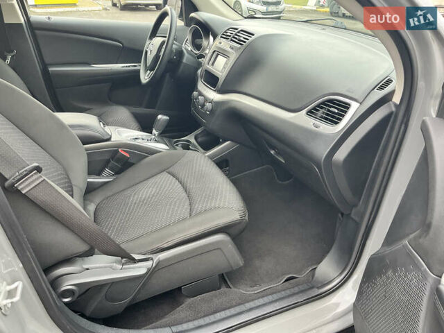 Серый Додж Джорни, объемом двигателя 2.36 л и пробегом 106 тыс. км за 13500 $, фото 42 на Automoto.ua