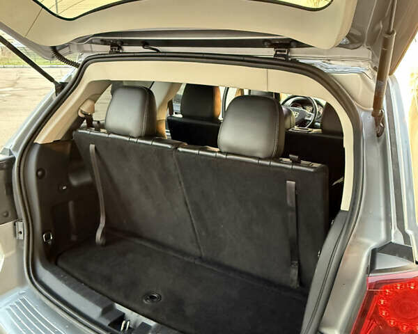 Серый Додж Джорни, объемом двигателя 2.36 л и пробегом 127 тыс. км за 14999 $, фото 17 на Automoto.ua