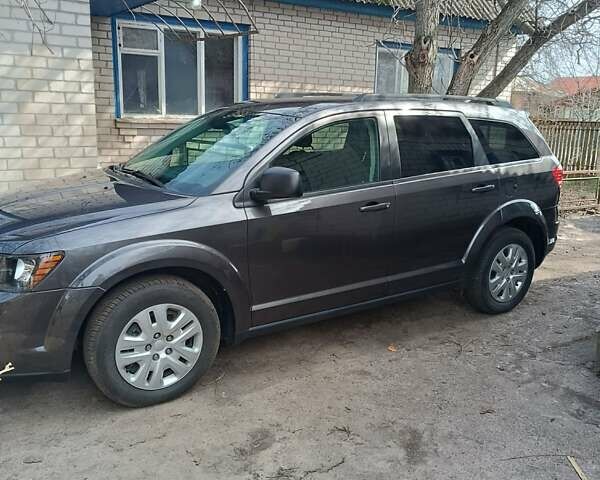 Серый Додж Джорни, объемом двигателя 2.36 л и пробегом 40 тыс. км за 14000 $, фото 3 на Automoto.ua