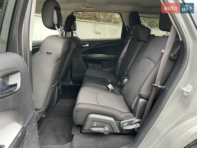 Додж Джорни 2020 в Киеве на Automoto.ua Серый Додж Джорни, объемом двигателя 2.36 л и пробегом 92 тыс. км за 14990 $, фото 12 на Automoto.ua