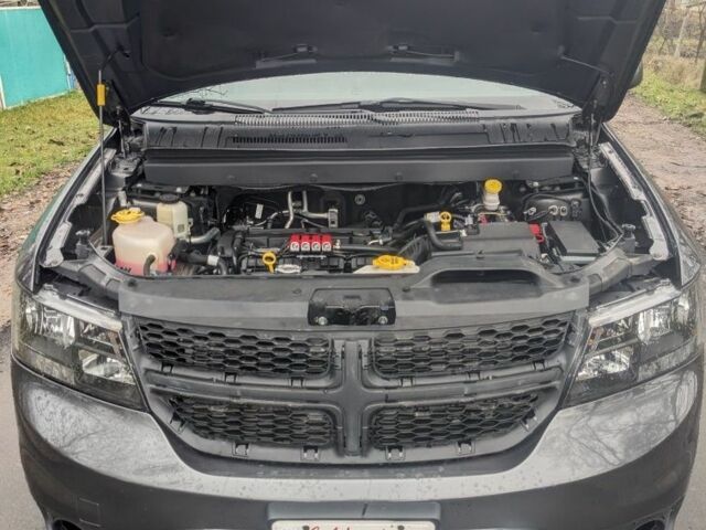 Серый Додж Джорни, объемом двигателя 2 л и пробегом 167 тыс. км за 12900 $, фото 10 на Automoto.ua