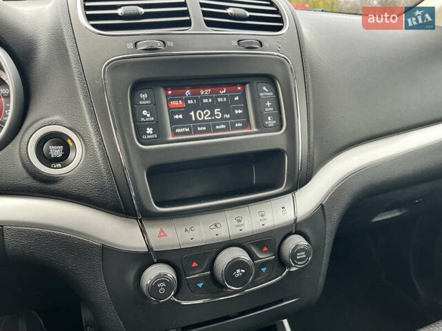 Серый Додж Джорни, объемом двигателя 2.36 л и пробегом 106 тыс. км за 13500 $, фото 34 на Automoto.ua