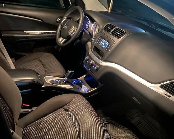 Сірий Додж Джорні, об'ємом двигуна 2.36 л та пробігом 39 тис. км за 14900 $, фото 16 на Automoto.ua