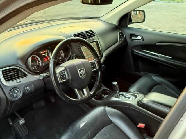 Сірий Додж Джорні, об'ємом двигуна 2.4 л та пробігом 127 тис. км за 14999 $, фото 4 на Automoto.ua