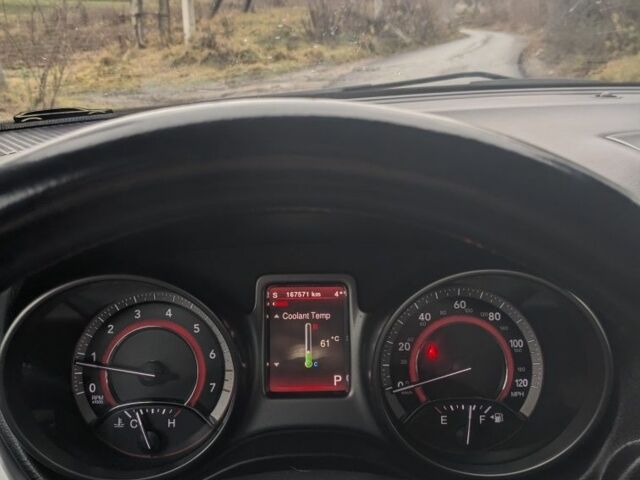 Серый Додж Джорни, объемом двигателя 2 л и пробегом 167 тыс. км за 12900 $, фото 9 на Automoto.ua