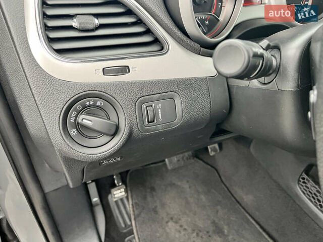 Серый Додж Джорни, объемом двигателя 2.36 л и пробегом 106 тыс. км за 13500 $, фото 36 на Automoto.ua