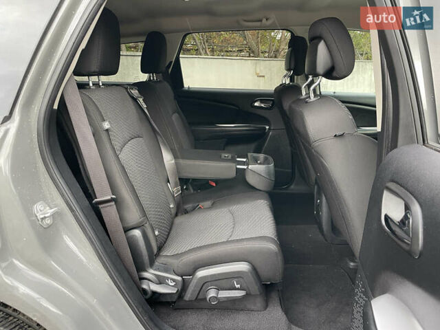 Додж Джорни 2020 в Киеве на Automoto.ua Серый Додж Джорни, объемом двигателя 2.36 л и пробегом 92 тыс. км за 14990 $, фото 14 на Automoto.ua