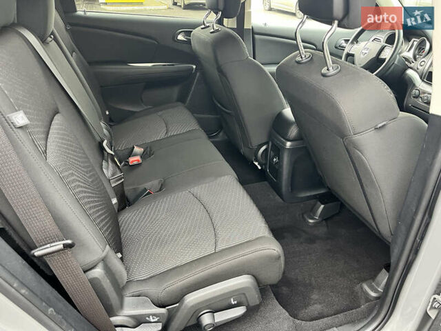 Серый Додж Джорни, объемом двигателя 2.36 л и пробегом 106 тыс. км за 13500 $, фото 46 на Automoto.ua