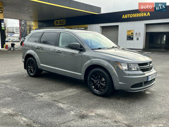 Серый Додж Джорни, объемом двигателя 2.36 л и пробегом 106 тыс. км за 13500 $, фото 3 на Automoto.ua