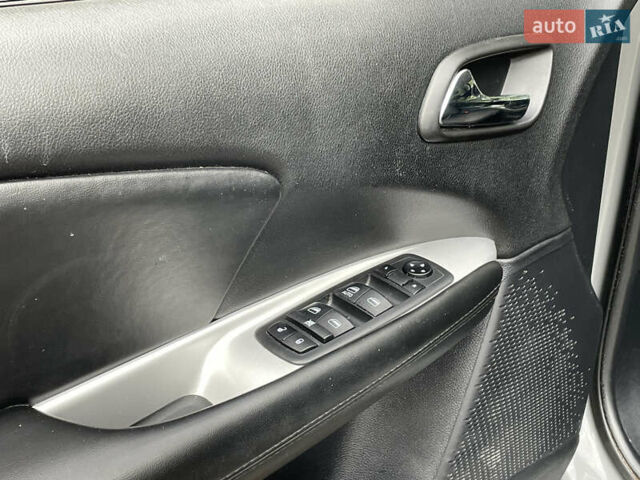 Додж Джорни 2020 в Киеве на Automoto.ua Серый Додж Джорни, объемом двигателя 2.36 л и пробегом 92 тыс. км за 14990 $, фото 22 на Automoto.ua