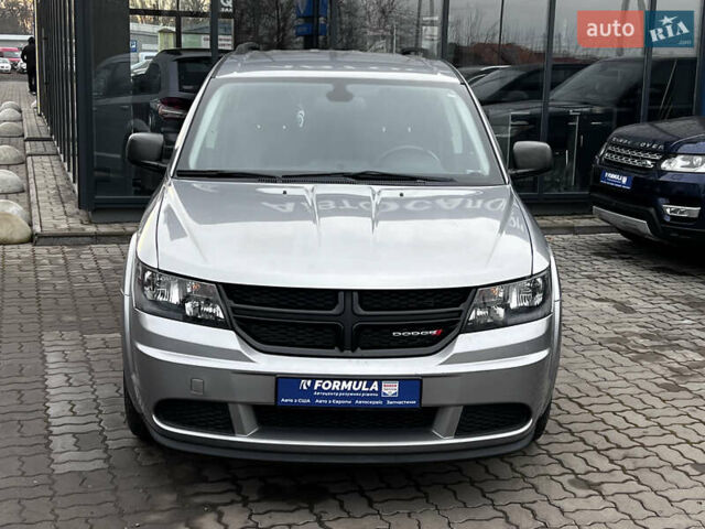 Серый Додж Джорни, объемом двигателя 2.4 л и пробегом 126 тыс. км за 12790 $, фото 4 на Automoto.ua