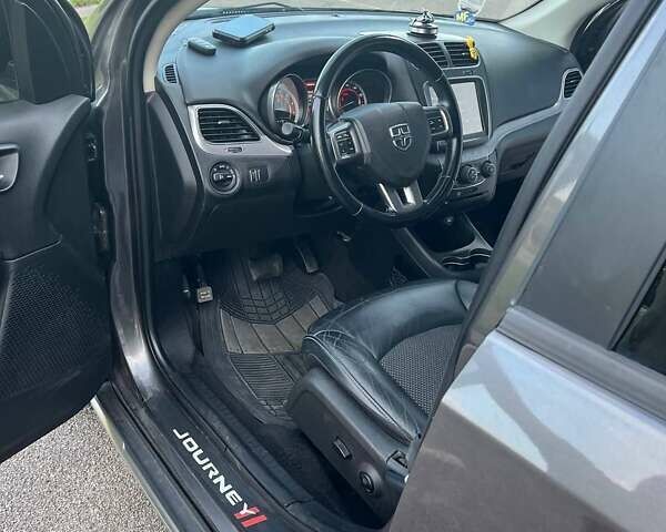 Серый Додж Джорни, объемом двигателя 2.36 л и пробегом 166 тыс. км за 12600 $, фото 17 на Automoto.ua