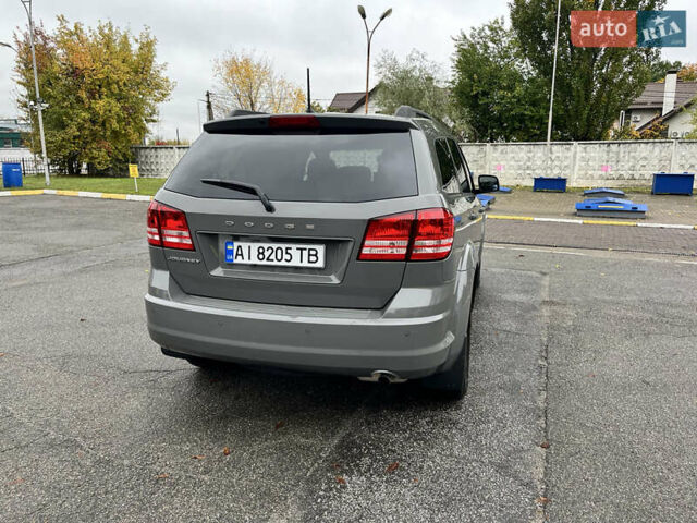 Серый Додж Джорни, объемом двигателя 2.36 л и пробегом 105 тыс. км за 13600 $, фото 15 на Automoto.ua