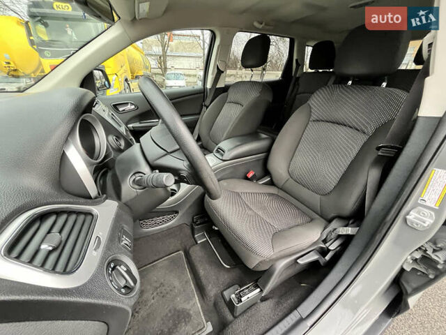 Серый Додж Джорни, объемом двигателя 2.36 л и пробегом 106 тыс. км за 13500 $, фото 37 на Automoto.ua