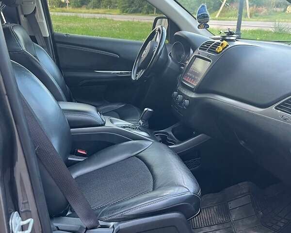 Серый Додж Джорни, объемом двигателя 2.36 л и пробегом 166 тыс. км за 12600 $, фото 13 на Automoto.ua