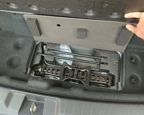 Сірий Додж Джорні, об'ємом двигуна 2.36 л та пробігом 26 тис. км за 15400 $, фото 10 на Automoto.ua