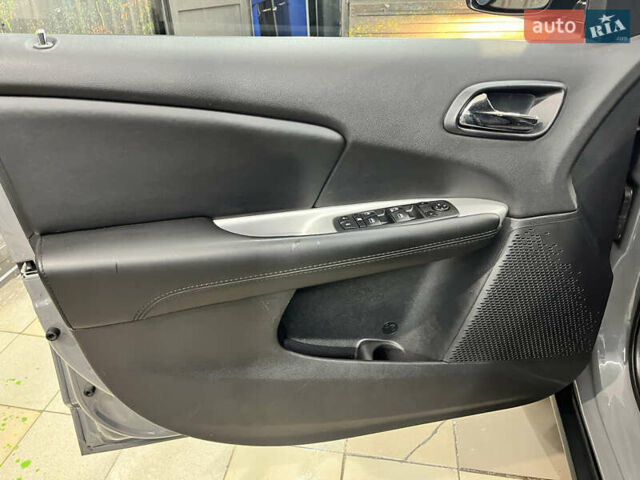 Серый Додж Джорни, объемом двигателя 2.36 л и пробегом 105 тыс. км за 13600 $, фото 55 на Automoto.ua