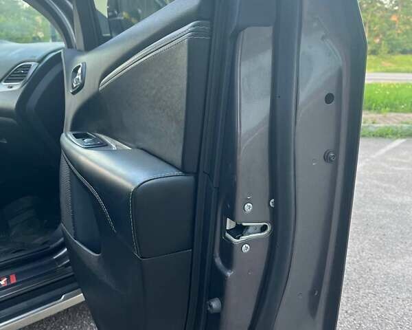 Серый Додж Джорни, объемом двигателя 2.36 л и пробегом 166 тыс. км за 12600 $, фото 27 на Automoto.ua