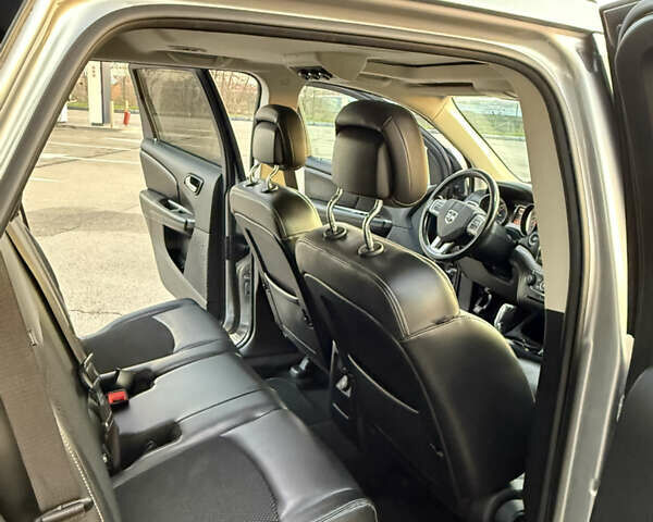 Серый Додж Джорни, объемом двигателя 2.36 л и пробегом 127 тыс. км за 14999 $, фото 15 на Automoto.ua