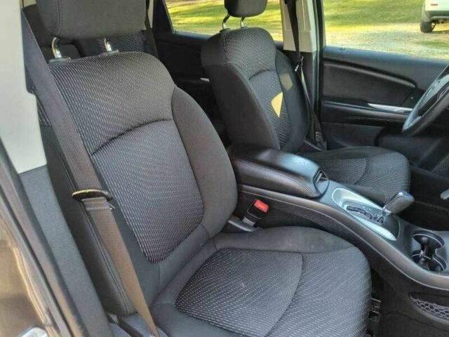 Серый Додж Джорни, объемом двигателя 2.4 л и пробегом 53 тыс. км за 2400 $, фото 12 на Automoto.ua