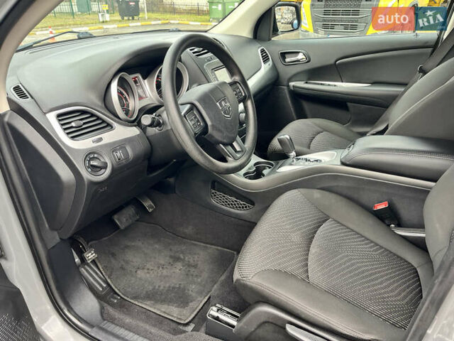 Серый Додж Джорни, объемом двигателя 2.36 л и пробегом 106 тыс. км за 13500 $, фото 32 на Automoto.ua