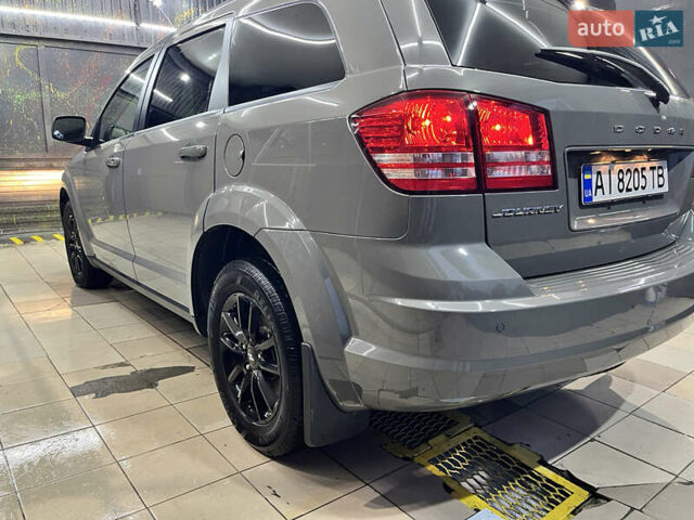 Серый Додж Джорни, объемом двигателя 2.36 л и пробегом 105 тыс. км за 13600 $, фото 51 на Automoto.ua