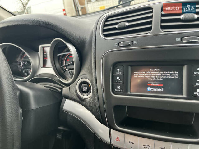 Серый Додж Джорни, объемом двигателя 2.36 л и пробегом 106 тыс. км за 13500 $, фото 44 на Automoto.ua