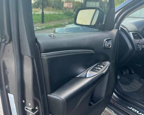 Серый Додж Джорни, объемом двигателя 2.36 л и пробегом 166 тыс. км за 12600 $, фото 34 на Automoto.ua